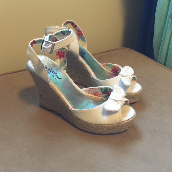 Super Cute White Espadrille Wedges Shoes with Bows