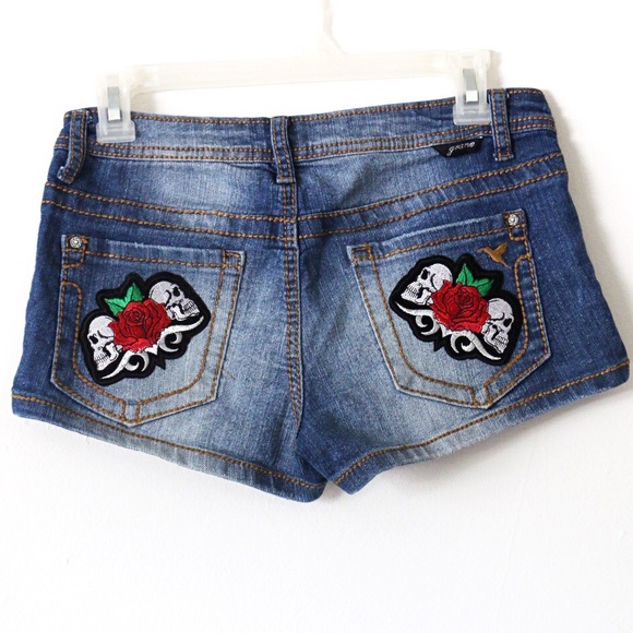Skull patch denim shorts
