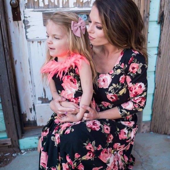 Meet your Posher, Chloé! - Picture 4 of 4