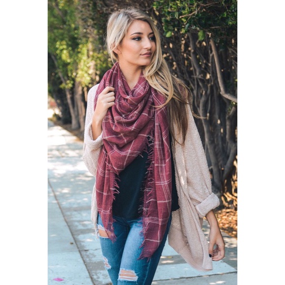 🔹LAST ONE🔹Got Plaid?! Lightweight Plaid Scarf - Picture 2 of 2
