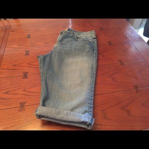 BKE from Buckle .... There Capri's