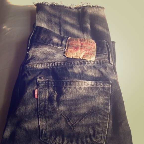 💕 Vintage 501 Levi Cut Offs 💕