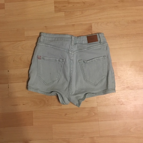 Shorts - Picture 2 of 3