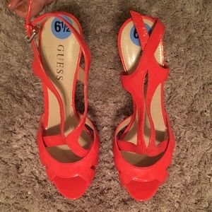 Never worn before patent leather pink Guess shoes
