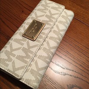 Michael Kors wallet