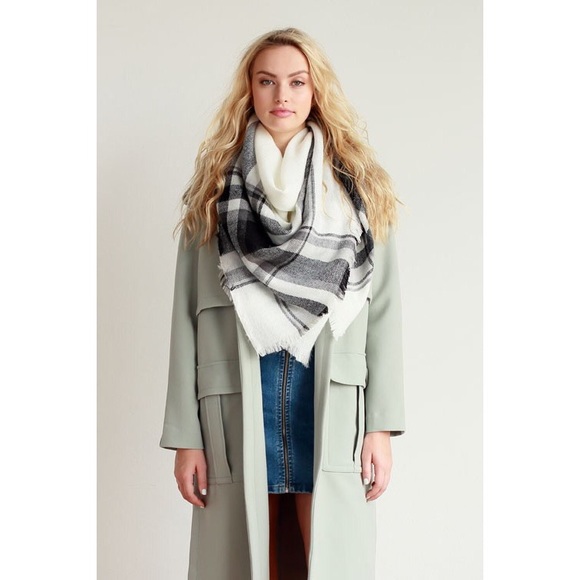 •Buy 2 Get 1 Free• Black/White Plaid Blanket Scarf - Picture 2 of 2