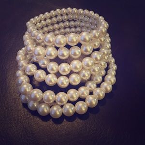 Charming Charlie stacked retro pearl bracelet