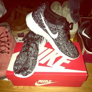 Nike Roshe One Print
