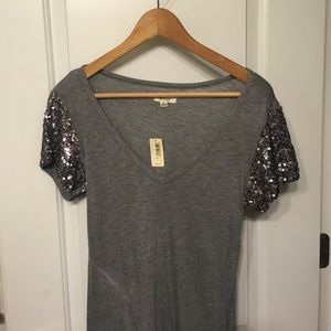 Aerie grey t-shirt with sequin sleeves