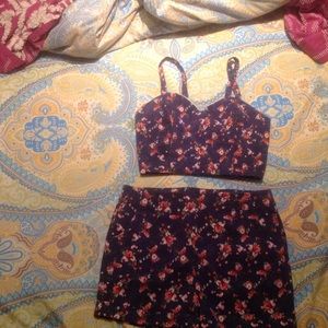 Two piece XL crop top shorts set.