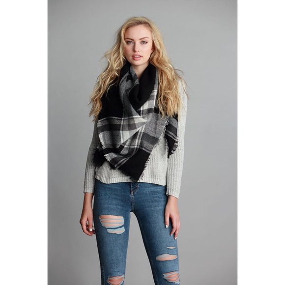 •Buy 2 Get 1 Free• Black/White Plaid Blanket Scarf - Picture 2 of 3
