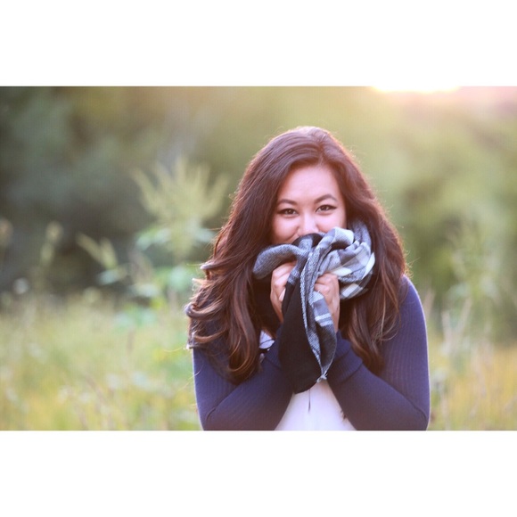 •Buy 2 Get 1 Free• Black/White Plaid Blanket Scarf - Picture 3 of 3