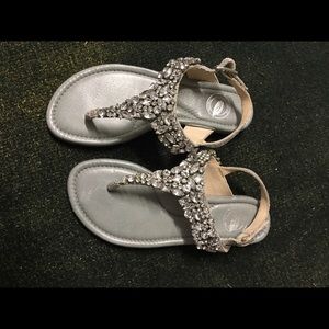 Nature beautiful silver sandals with stones