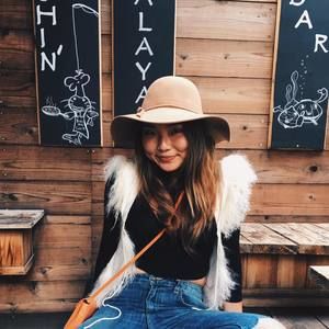 Meet your Posher, Julia