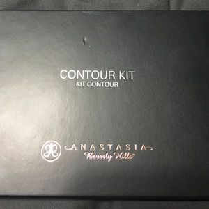 Anastasia Beverly Hills contour kit