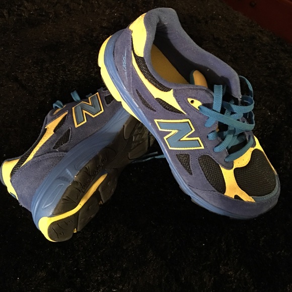 New Balance Tennis Shoes