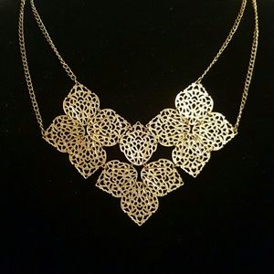 Gold, leaf style delicate necklace!