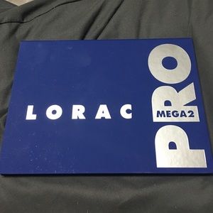 Lorac mega pro 2 eyeshadow palette