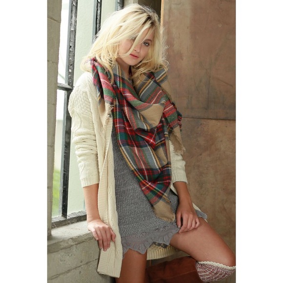 •Buy 2 Get 1 Free• Classic Natural Blanket Scarf - Picture 2 of 2
