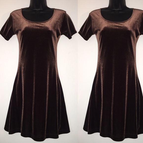 Velvet Skater Dress👗🎉