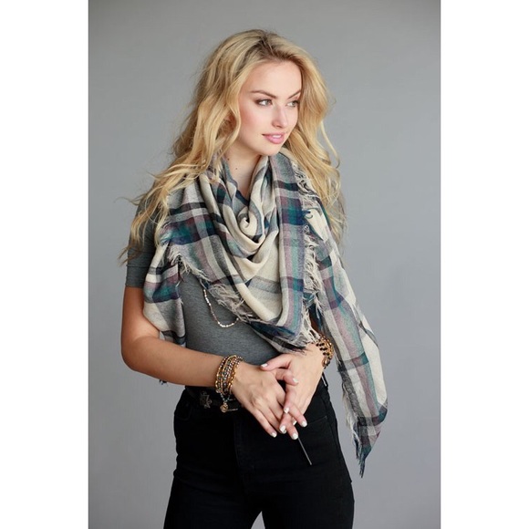 •LAST• Cool Toned Lightweight Scarf - Picture 3 of 3