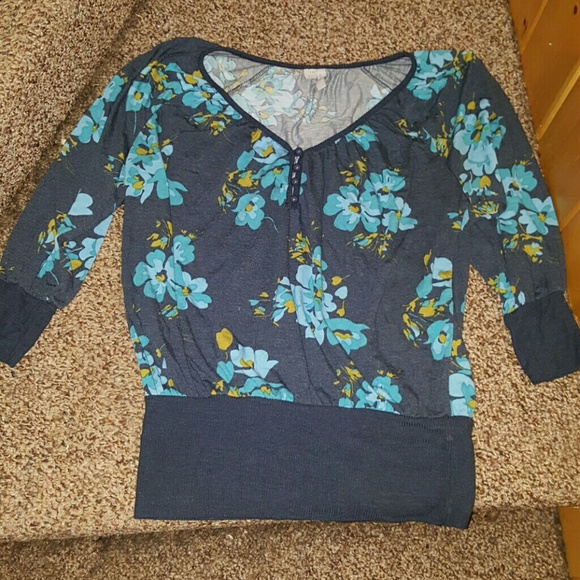 Old Navy Tops - NWOT Old Navy Top