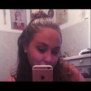 Meet your Posher, Alana