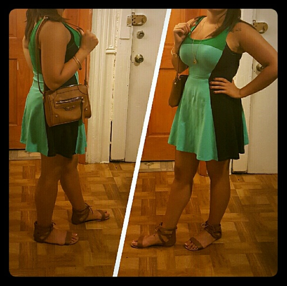 ❣NEW LISTING Color block Fit&Flare dress size XS - Picture 3 of 4