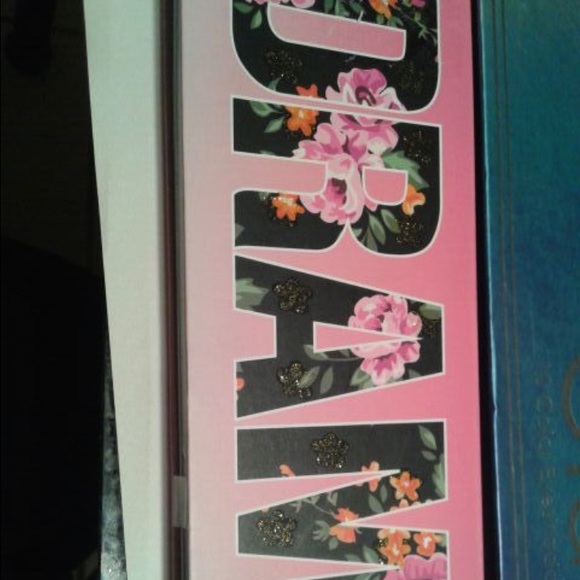 $35 bundle eyeshadow - Picture 3 of 4