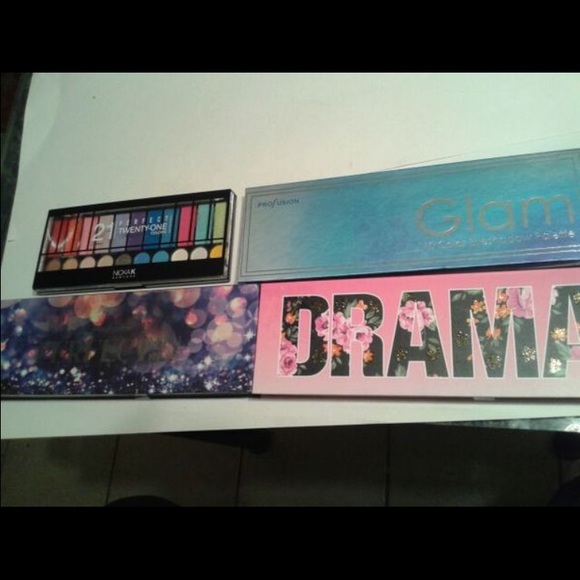 $35 bundle eyeshadow - Picture 4 of 4