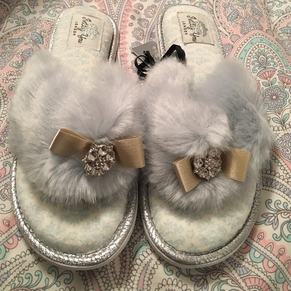 Pretty You Shoes - NWT Faux Fur Crystal Slippers