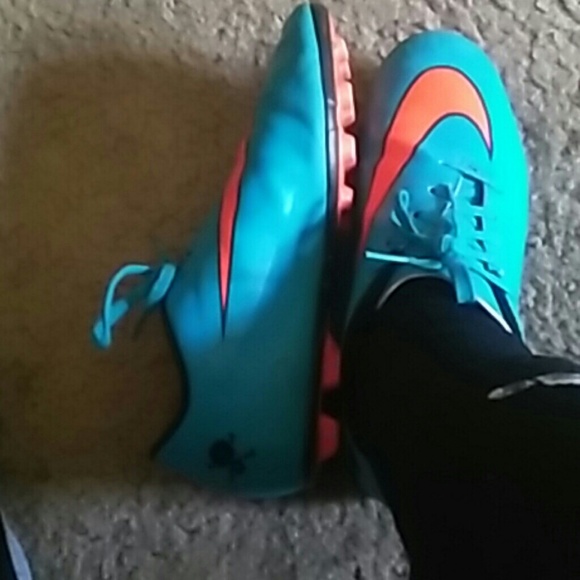Nike Hyper venoms. - Picture 2 of 3
