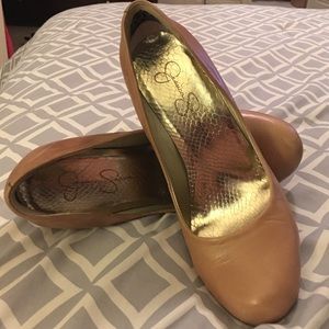 Jessica Simpson leather pumps