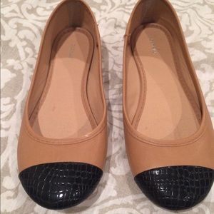 Women's flats