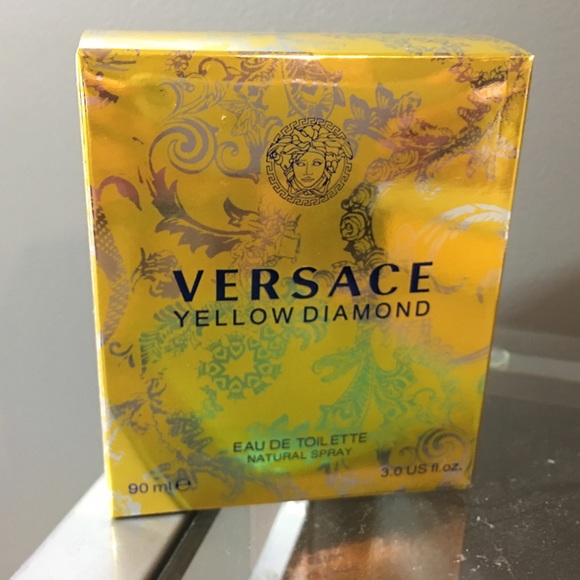 New Versace Yellow Diamond Eau De Toilette
