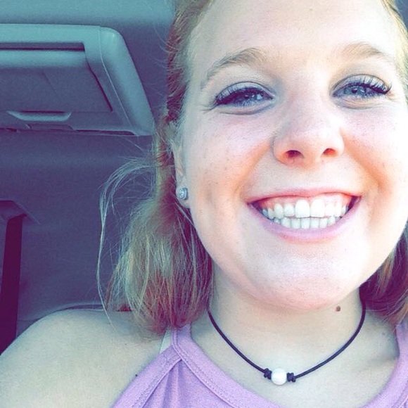 Meet your Posher, Abby