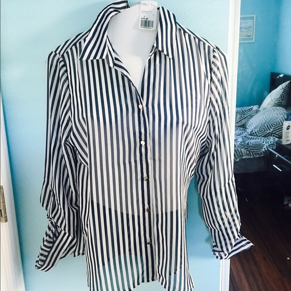 💙 Navy Blue Striped Button Blouse 💙