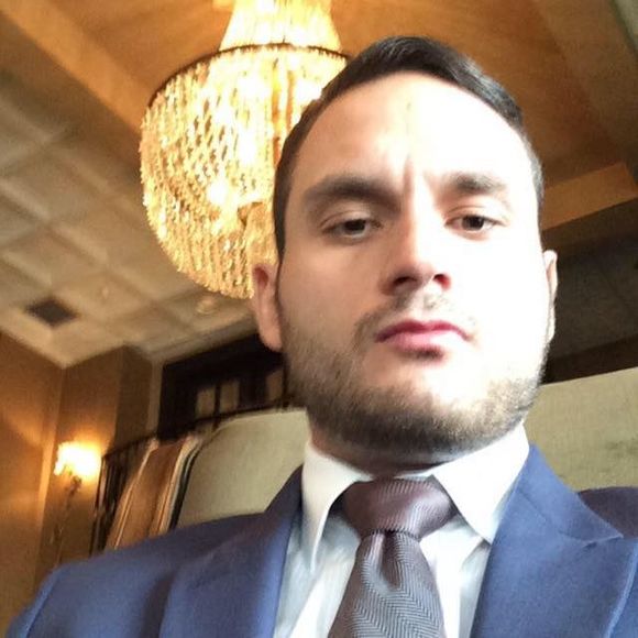 Meet your Posher, Christopher