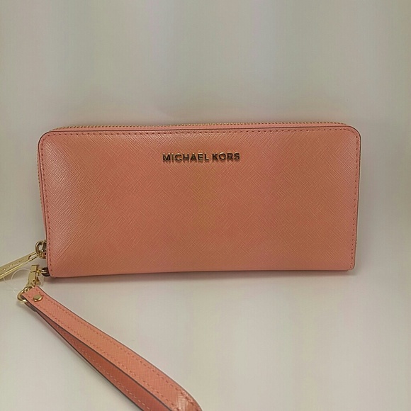 Michael Kors Handbags - Michael Kors Jet Set Travel