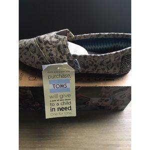 Leopard/cheetah TOMS