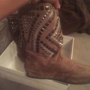 New super sharp boots