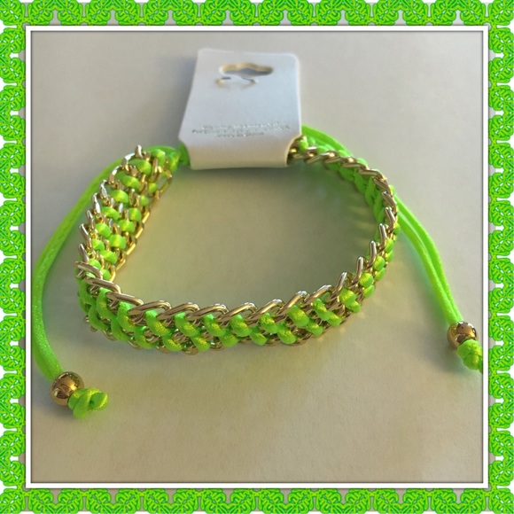 Very cute adjustable bracelet. New