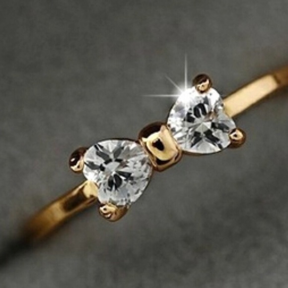 ✨SALE✨ CZ Diamond Bow Ring - Picture 1 of 2