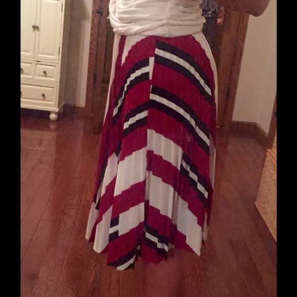 Express skirt - new with tags