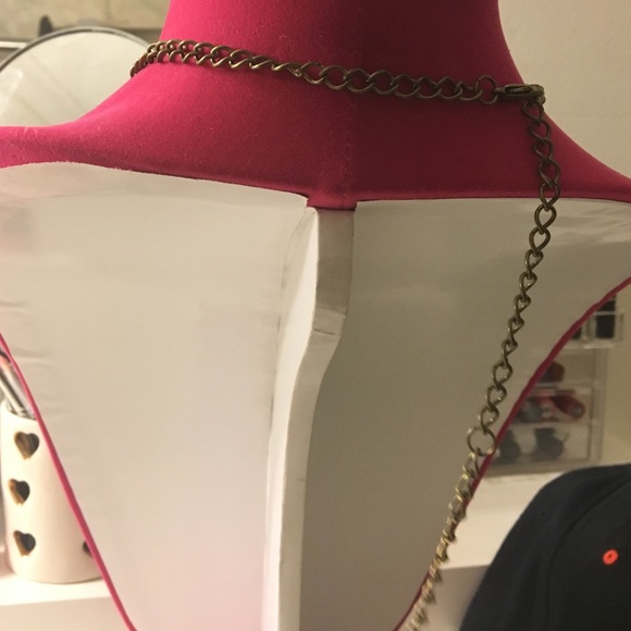 Neckless - Picture 2 of 3