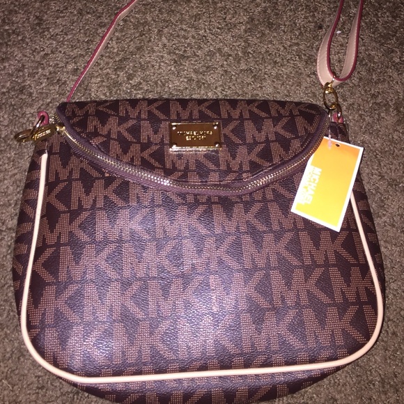 Micheal Kors cross body