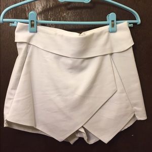 Asymmetrical skort