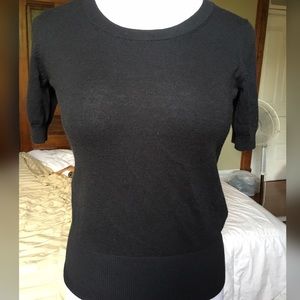 Short sleeve sweater