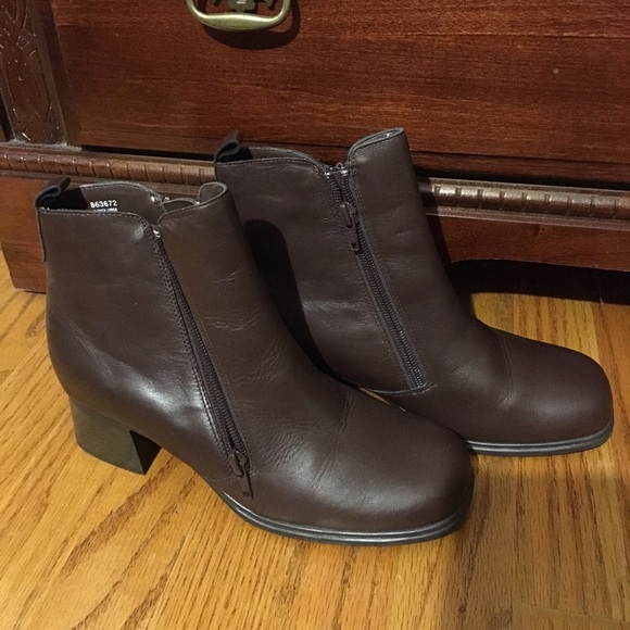 Dark brown short boots