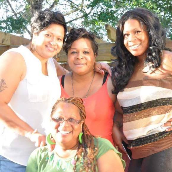 Meet your Posher, Crystal